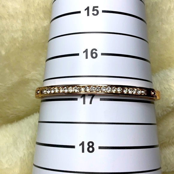 Crystal Bangle Style Bracelet - Picture 5 of 5